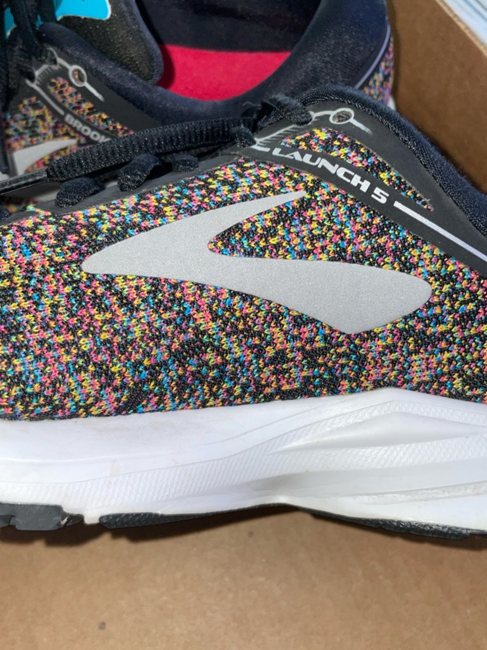 Brooks Women's Launch 5 DNA  Running Shoes Sneakers with Black Teal Accents - Picture 2 of 16